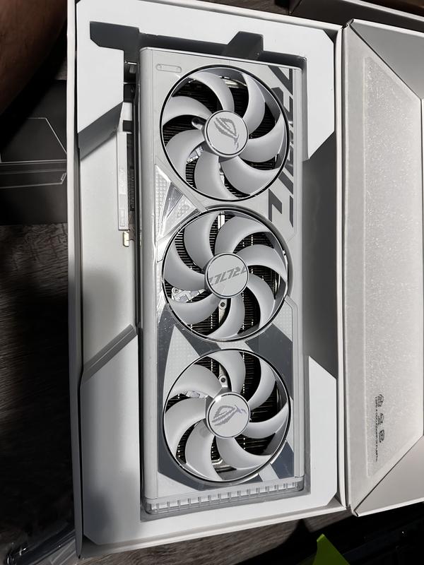 ASUS NVIDIA GeForce RTX 4090 ROG Strix White RGB Overclocked