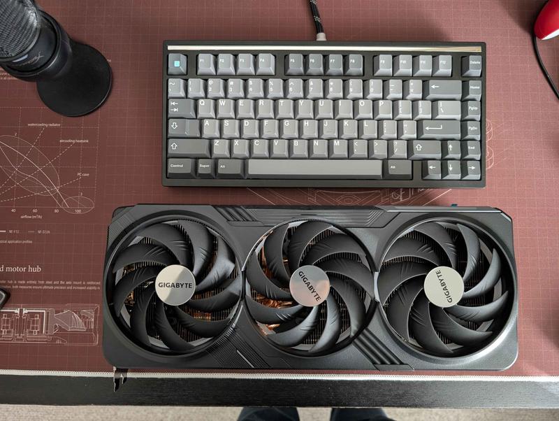 Gigabyte NVIDIA GeForce RTX 4080 Super Gaming RGB Overclocked