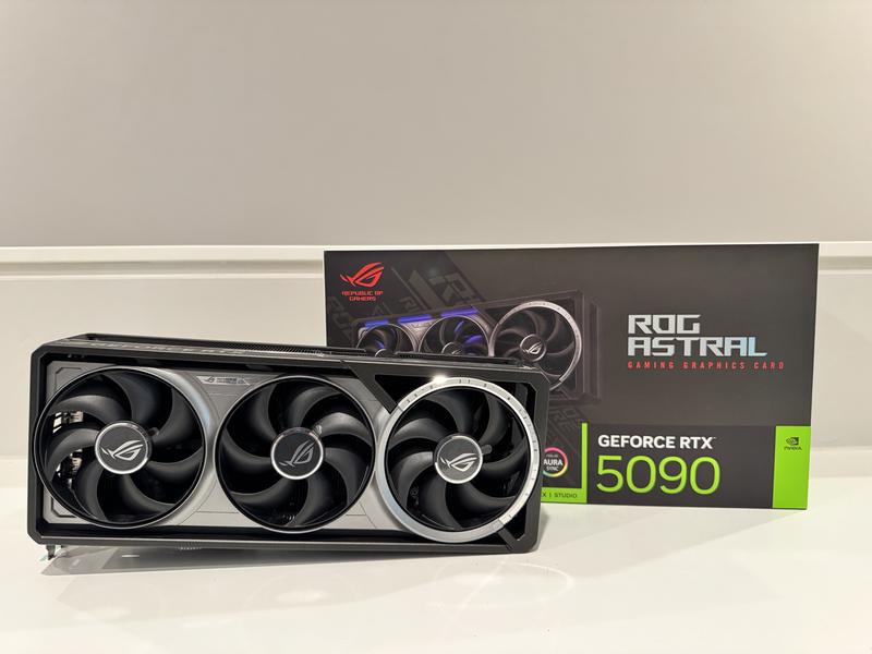 ASUS NVIDIA GeForce RTX 5090 ROG Astral Overclocked Triple Fan