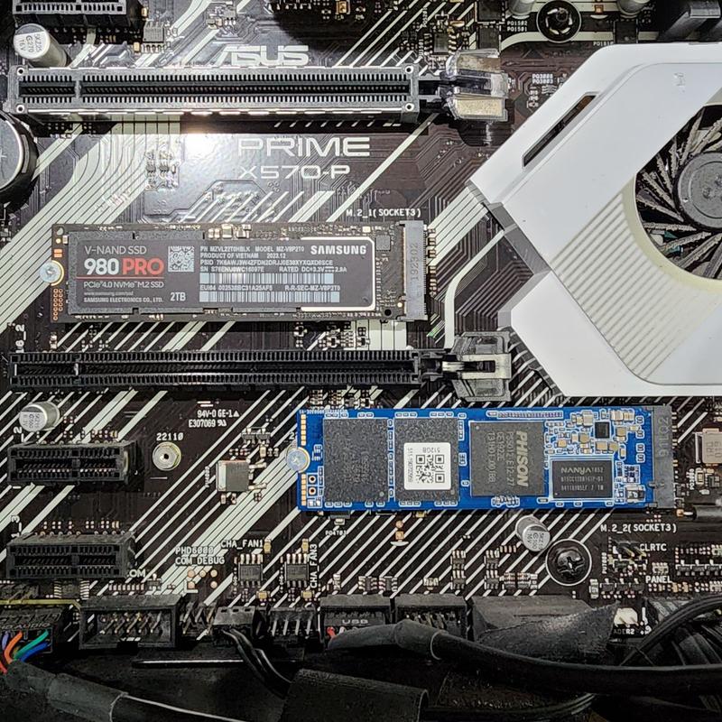 Samsung 980 Pro SSD 2TB M.2 NVMe Interface PCIe Gen 4x4 Samsung 980 Pro SSD 2TB M.2 NVMe Interface PCIe Gen 4x4