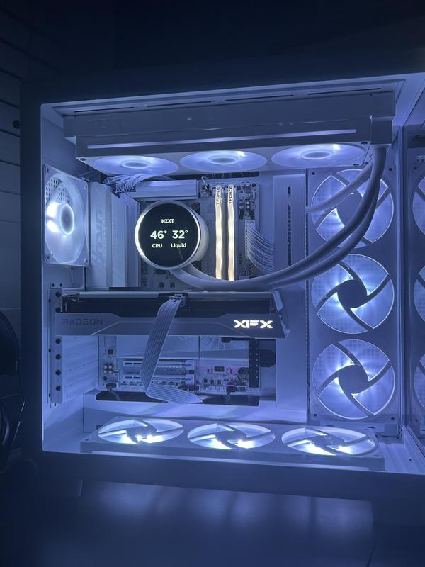 XFX AMD Radeon RX 9060 XT SWIFT White Overclocked Triple Fan 16GB