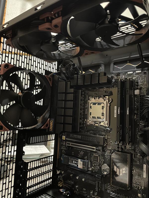 AMD Ryzen 7 9800X3D, ASUS B650-E TUF Gaming WiFi AM5, G