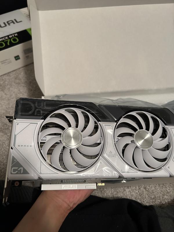 GeForce RTX4070 ホワイト ZOTAC GAMING GeForce RTX 4070 Twin Edge OC White Edition | ZOTAC