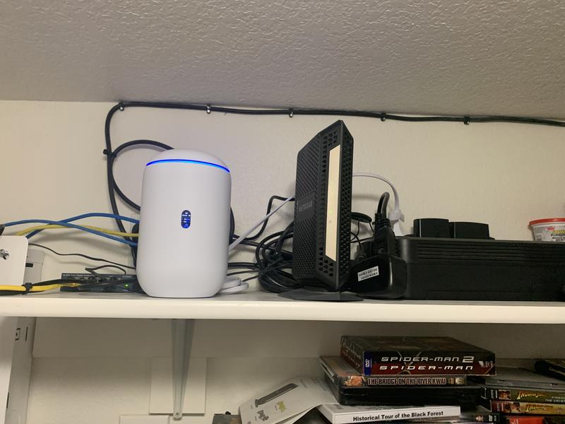  Ubiquiti UniFi Dream Router : Electronics