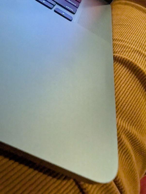 Apple MacBook Pro MVVK2LL/A (Late 2019) 16