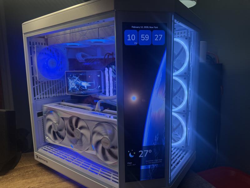 Gigabyte NVIDIA GeForce RTX 5090 MASTER ICE Overclocked Triple Fan