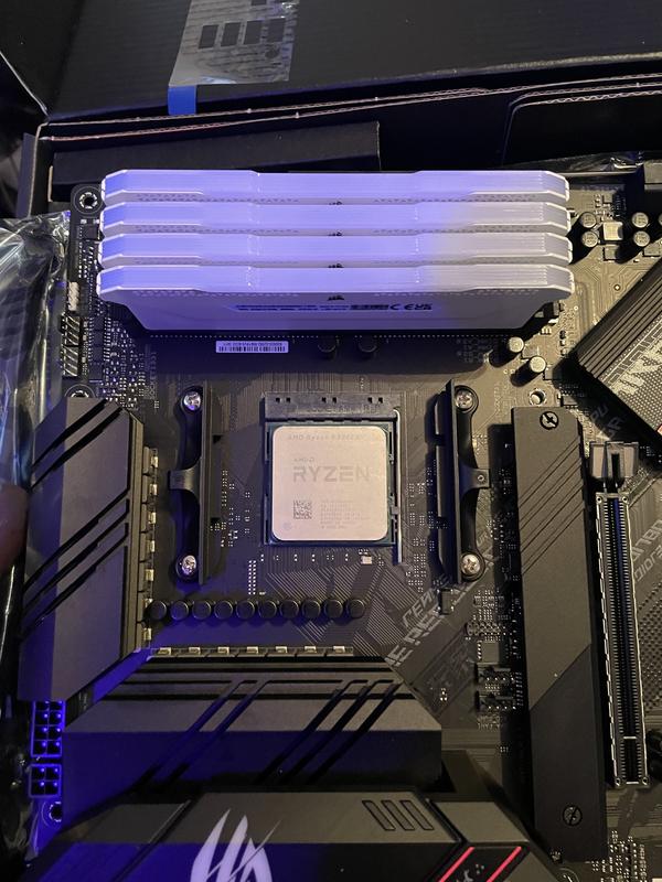 ASUS B550-F ROG Strix Gaming WiFi II AMD AM4 ATX Motherboard