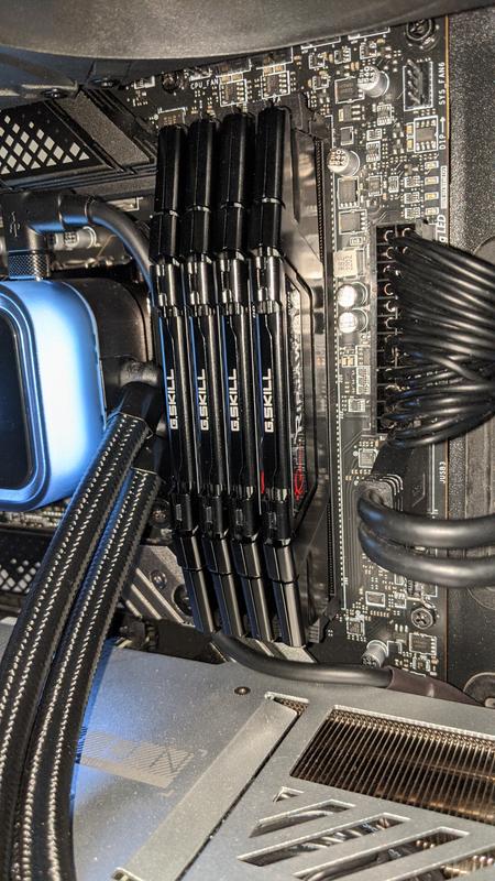 Ripjaws V 16GB (2 x 8GB) DDR4-3600 PC4-28800 CL18 Dual