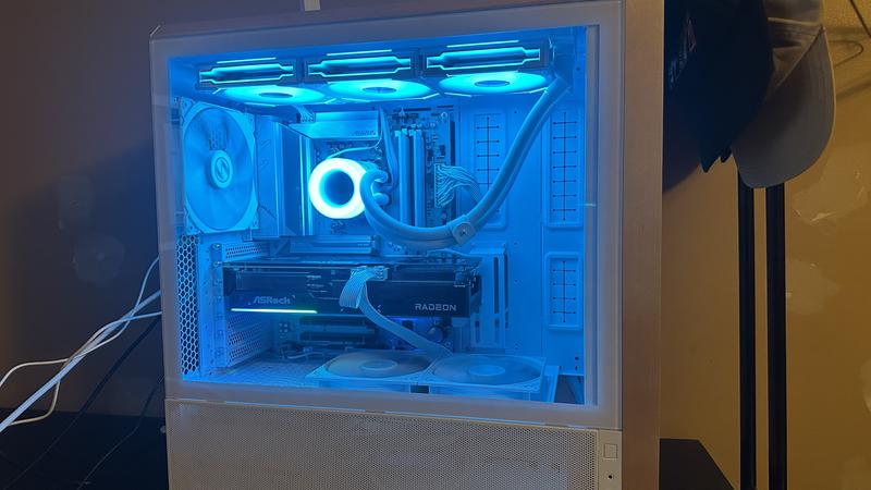 Lian Li LANCOOL 217 Tempered Glass ATX Mid-Tower Computer Case