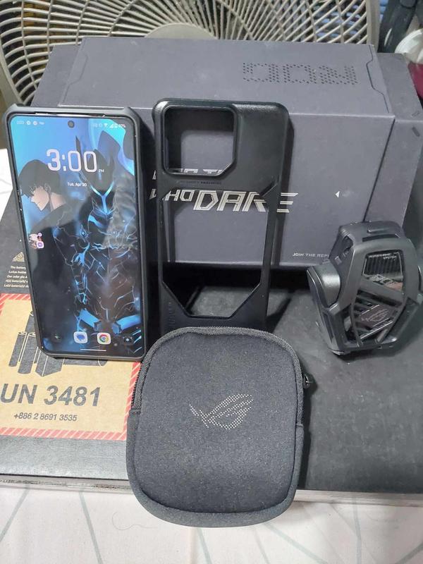ASUS ROG Phone 8 Pro Unlocked 5G - Phantom Black Smartphone ASUS ROG Phone 8 Pro Unlocked 5G - Phantom Black Smartphone