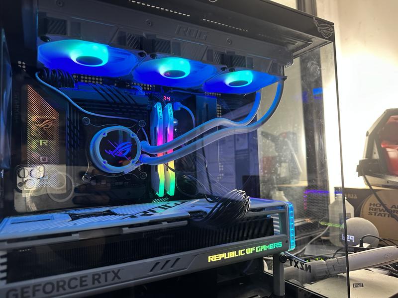 ASUS ROG STRIX LC II ARGB White Edition 360mm All in One ASUS ROG STRIX LC II ARGB White Edition 360mm All in One