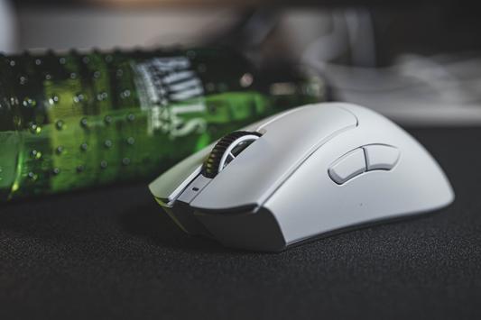 Razer DeathAdder V3 Pro Trådlös 30000dpi Mus Vit (RZ01-04630200-R3G1)