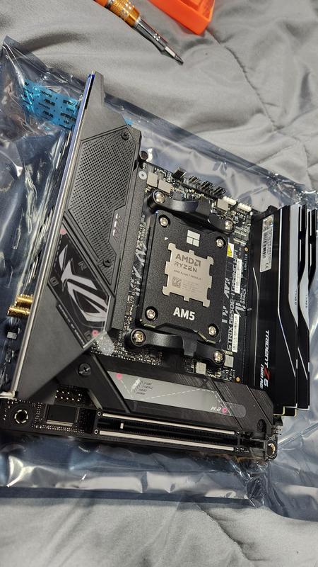 ASUS B650E-I ROG Strix Gaming WiFi AMD AM5 Mini-ITX Motherboard