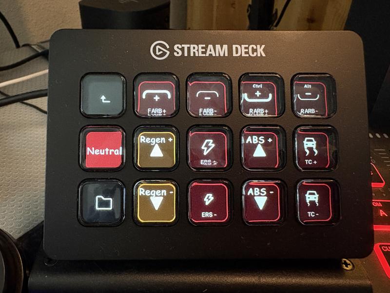 Elgato Stream Deck Mark 2 - Black; 15 customizable LCD keys for