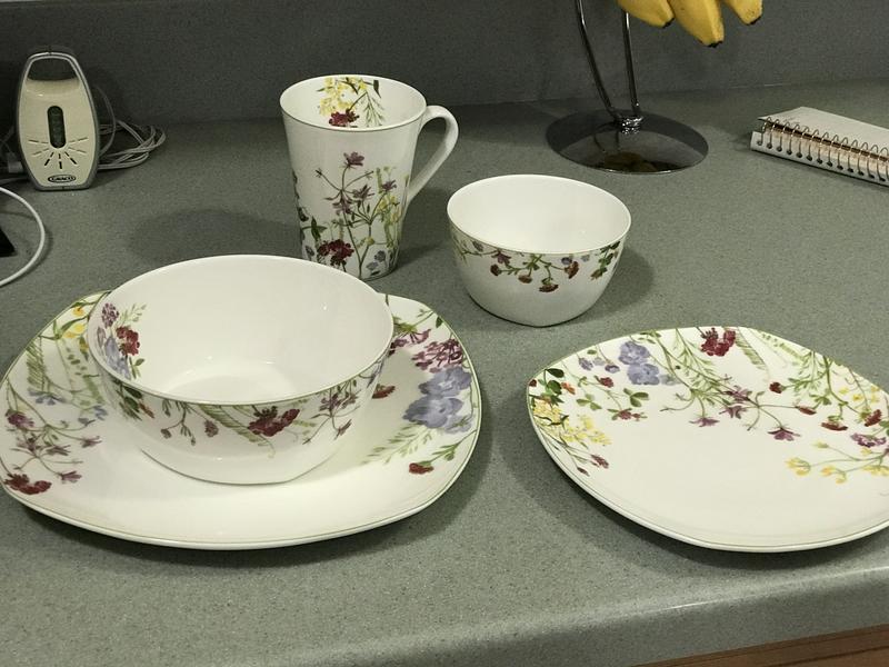 Mikasa Wildflower Garden Square 16 Piece Dinnerware Set QVC