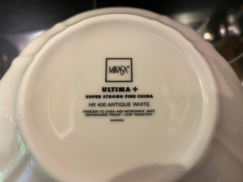 The stamping of the porcelain dishes