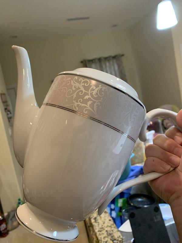 There are three dents.  It’s a bit difficult to see due to lighting but they are there. The one on the left is very visible.