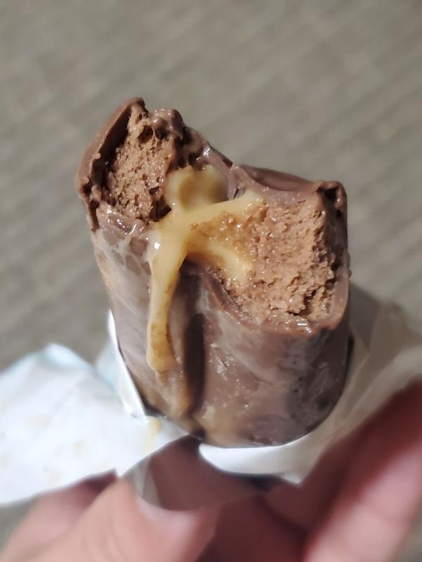MILKY WAY Chocolatey Ice Cream Bar with Caramel and a Milk