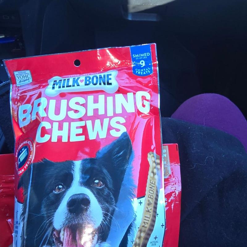 Milk-Bone Brushing Chews Daily Dental Dog Treats, Small/Medium, 19.6 Ounce Bag, 25 Bones Per Bag | Pet Supplies Plus