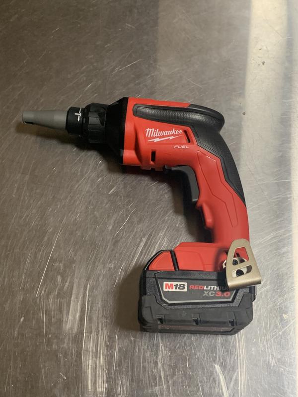 Milwaukee M18 FUEL 18V LiIon Brushless Drywall Screw Gun Kit Batteries