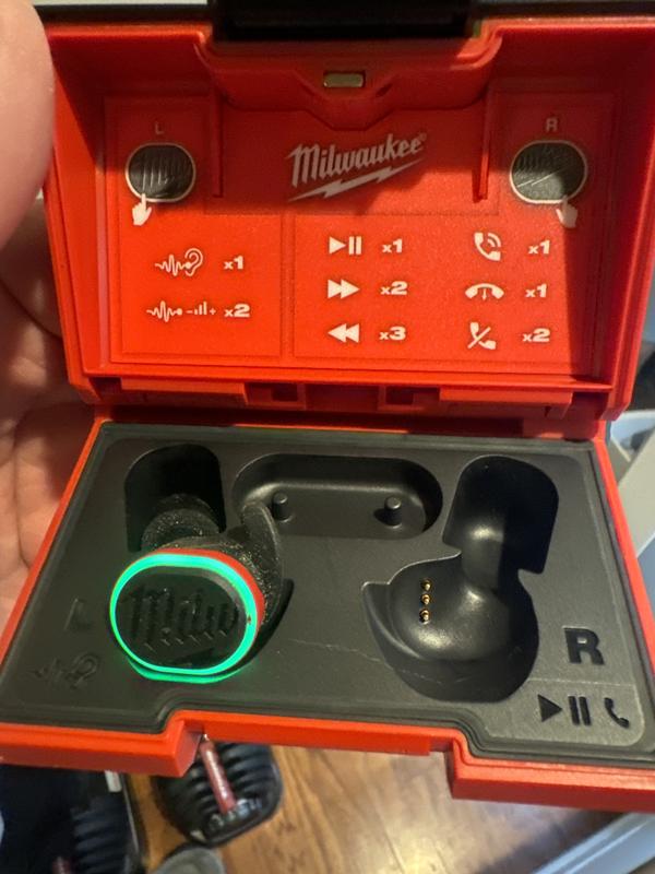 Amazon.com: Milwaukee 2191-21 REDLITHIUM USB Bluetooth