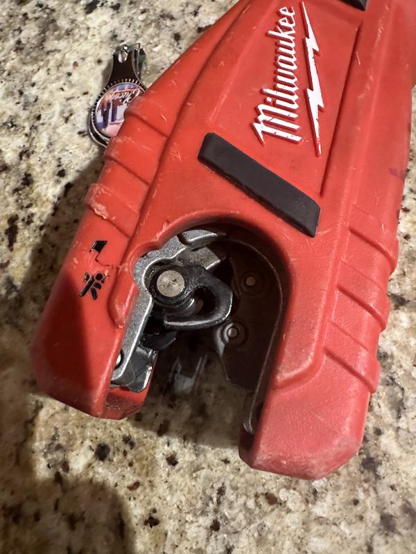 Milwaukee m12 cordless copper tubing online cutter