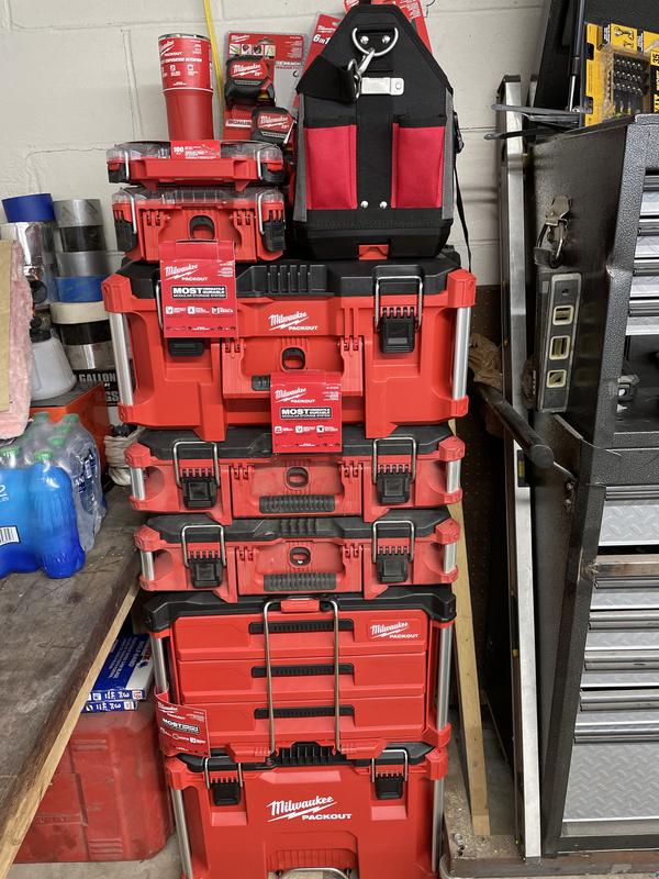 Milwaukee Tool PACKOUT Boîte à outils roulante de 22 pouces