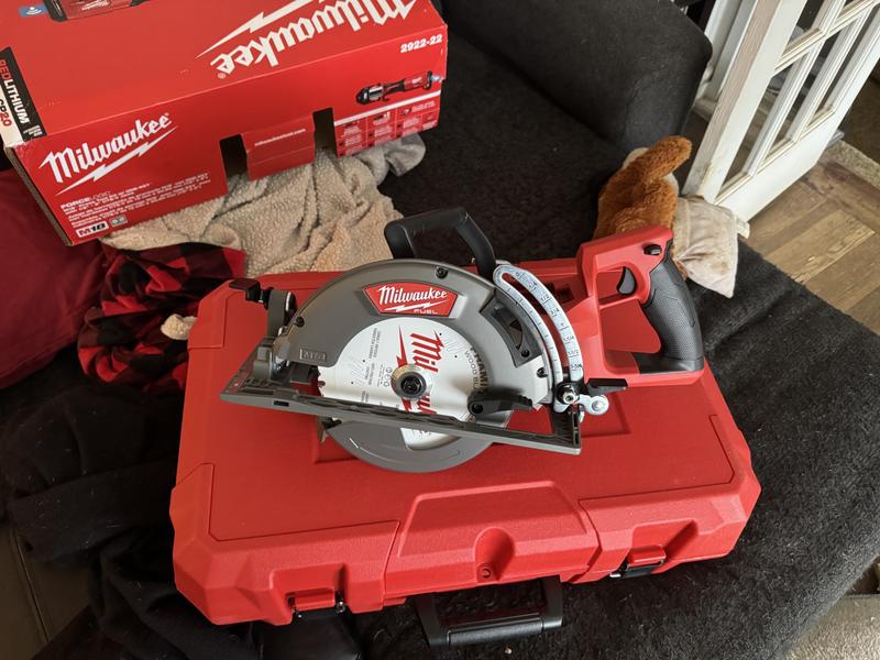 M18 FUEL™ Rear Handle 7-1/4” Circular Saw | Milwaukee Tool