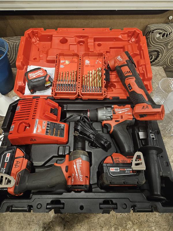 Milwaukee 3697-22 Kit combinado de taladro de martillo inalámbrico de iones  de litio de 18 V y destornillador de impacto (2 herramientas) con (2)