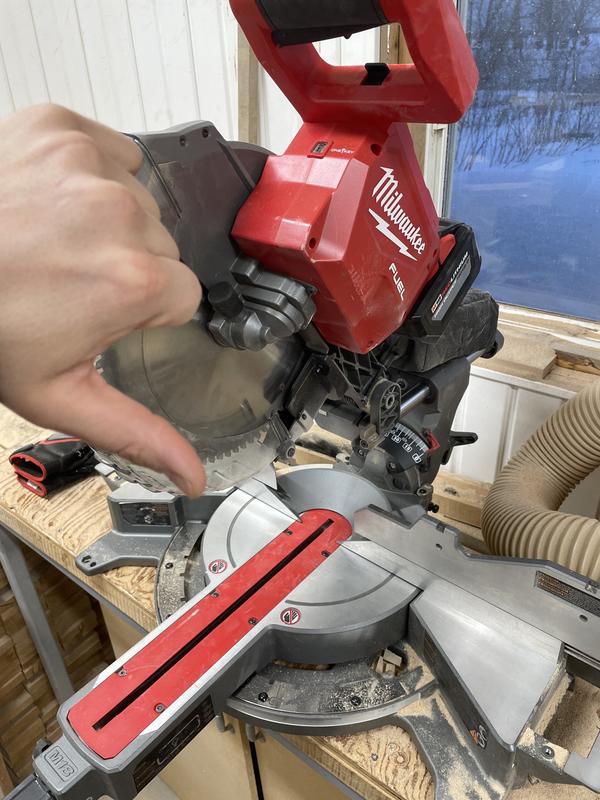 Milwaukee m18 miter on sale saw 12