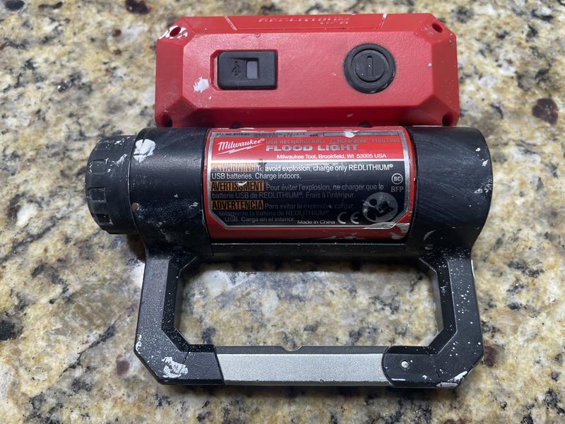 REDLITHIUM™ USB ROVER™ Pivoting Flood Light | Milwaukee Tool