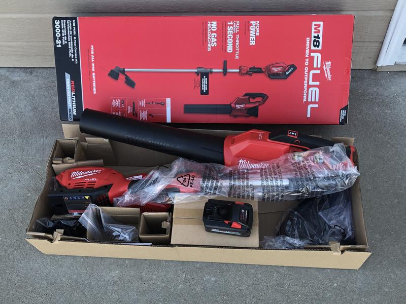 Milwaukee 3000-21 M18 FUEL Trimmer and Blower Combo Kit