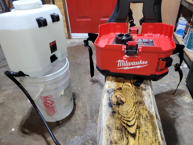 Milwaukee M18 18-Volt 4 Gal. Lithium-Ion Cordless Switch Tank Backpack  Concrete Sprayer with Battery Charger and Polarized Glasses  2820-21CS-48-73-2045 - The Home Depot