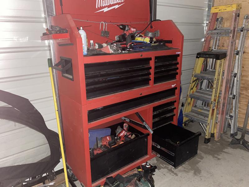 Used milwaukee deals tool box