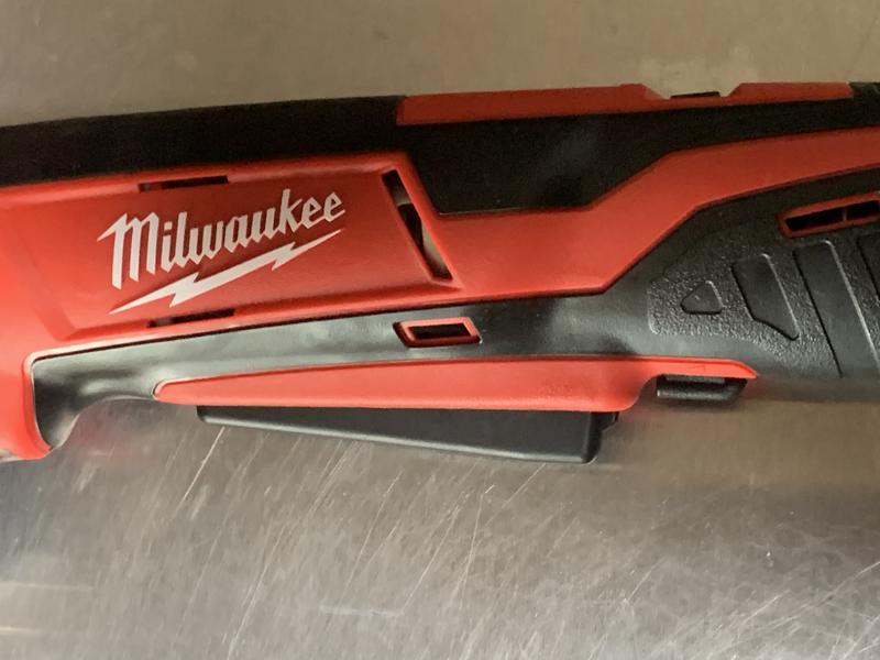 Milwaukee 2415-21 M12 12V 3/8 Cordless Right Angle Drill/Driver Kit