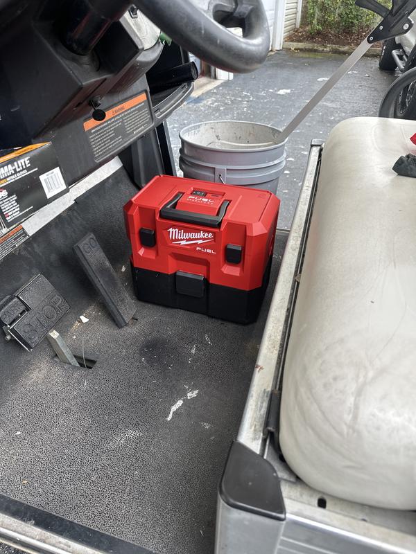 Milwaukee m12 online fuel vacuum