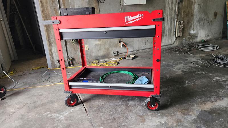 Milwaukee service cart top