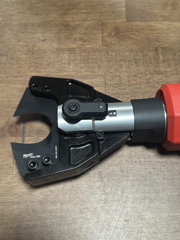 6T Linear Utility Crimper Kit w/ O-D3 Jaw | Milwaukee Tool