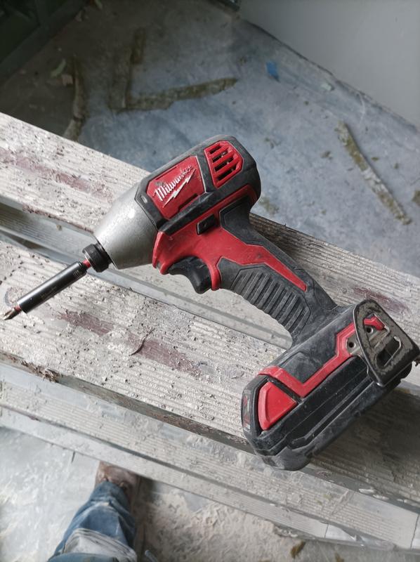 Milwaukee 2656-20 M18 18V 1/4 Inch Lithium Ion Hex Impact Driver with 1,500  Inch Pounds of Torque and LED Lighting Array (Battery Not Included, Power  Tool Only) 