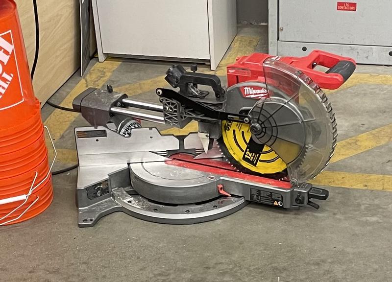 Milwaukee m18 12 miter saw hot sale