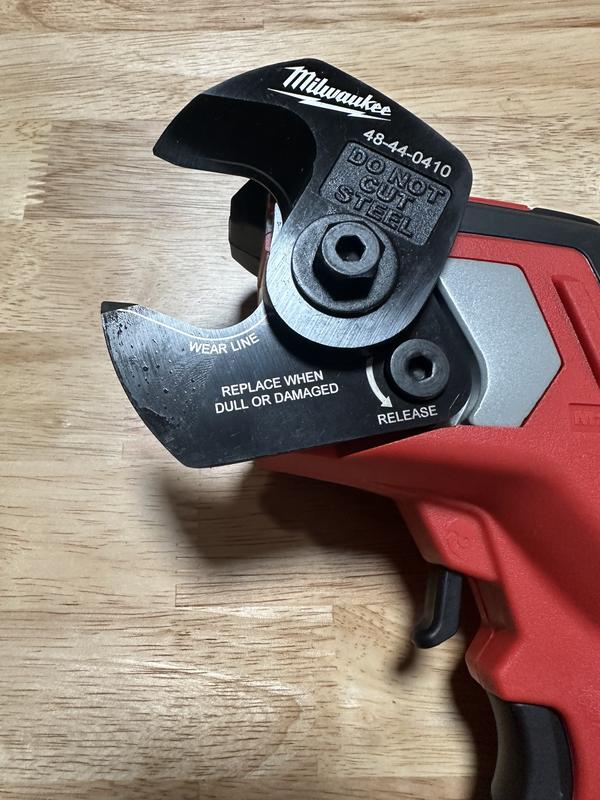 Milwaukee m12 600 mcm deals cable cutter