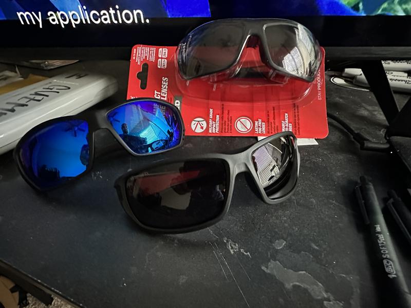 Milwaukee Tool Performance safety Glasses with Anti-Scratch and Fog-Free  Tinted Lenses