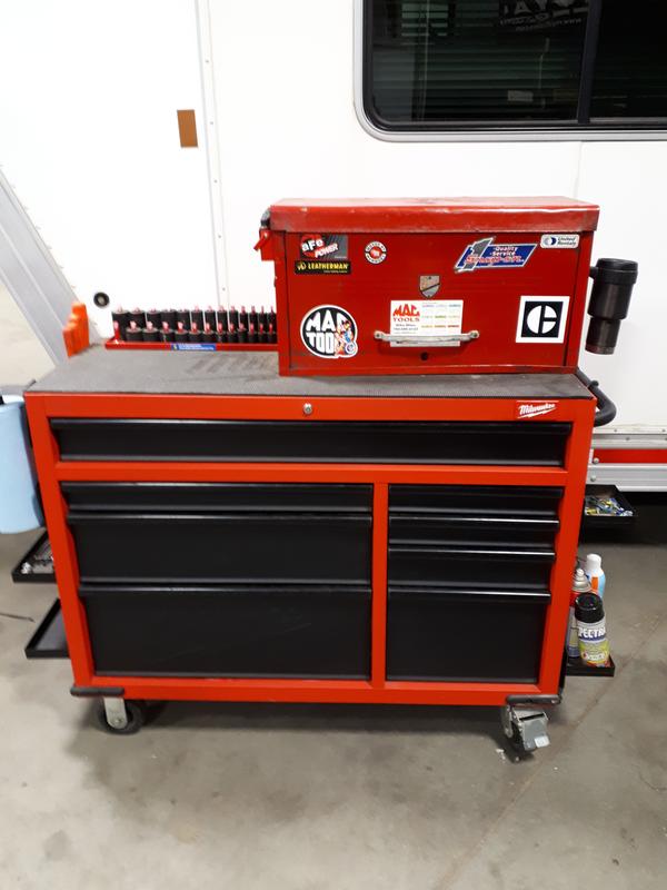 Milwaukee 8 deals drawer tool box