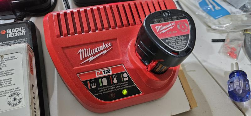 Milwaukee M12 12V Lithium-Ion Cordless 3/8 in. Ratchet Kit with One 1.5 Ah  Battery, Charger and Tool Bag 2457-21 - The Home Depot