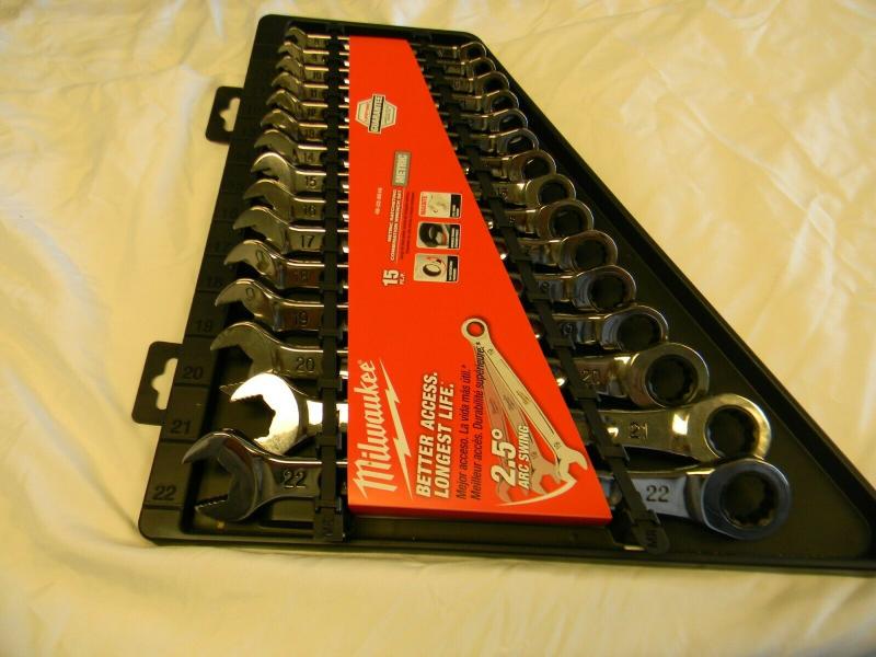Milwaukee 7-Piece Metric Ratcheting Combination Wrench Set - 12" Long With 2.5° Arc Swing