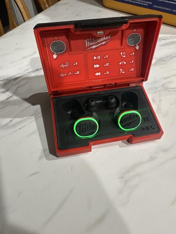 REDLITHIUM™ USB Bluetooth® Jobsite Ear Buds | Milwaukee Tool