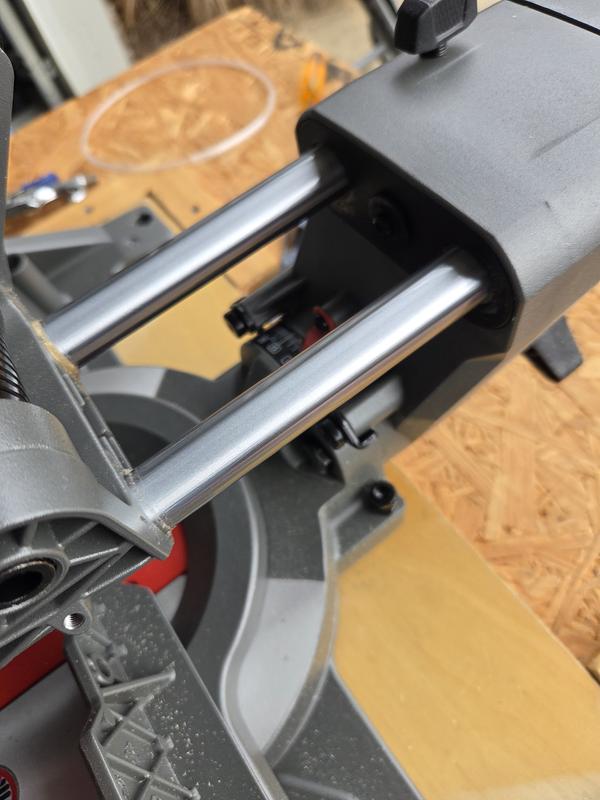 M18 FUEL™ 7-1/4” Dual Bevel Sliding Compound Miter Saw Kit