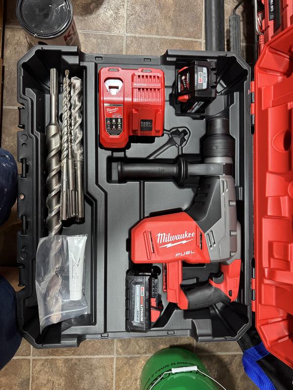 Milwaukee M18 FUEL 1-9/16in. SDS Max Rotary Hammer Kit with 2