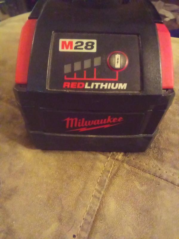 EXTENSILO batteria compatibile con Milwaukee V28 SX, V28 VC utensile  elettrico, aspirapolvere (6000 mAh, Li-Ion, 28 V)