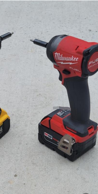 kit taladro percutor y atornillador de impacto milwaukee 18v brushless –  ToolWork Chile